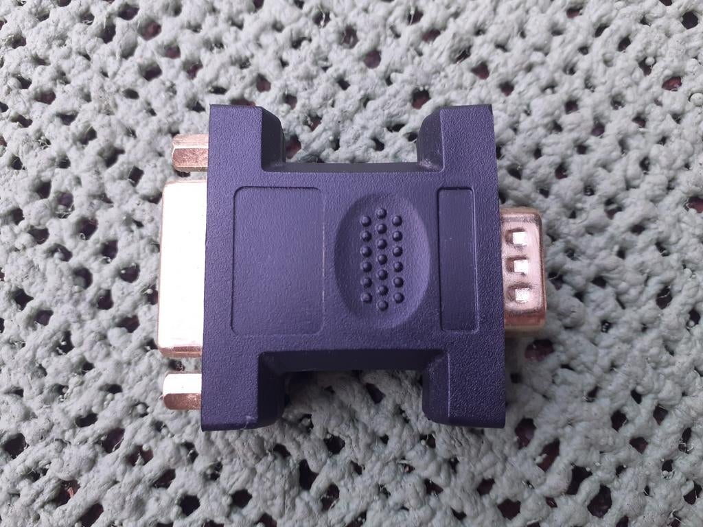 DVI-I female naar VGA male adapter, Computers en Software, Pc- en Netwerkkabels, Ophalen of Verzenden, Zo goed als nieuw