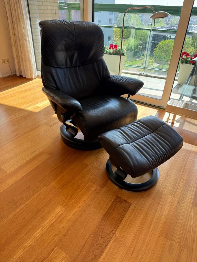Verstelbare Leren Draaistoel met Voetensteun, Huis en Inrichting, Fauteuils, Ophalen, Gebruikt, Modern, Comfort, 75 tot 100 cm