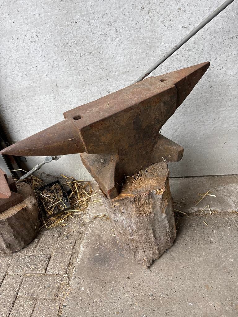 Groot hoefsmid aambeeld, Ophalen