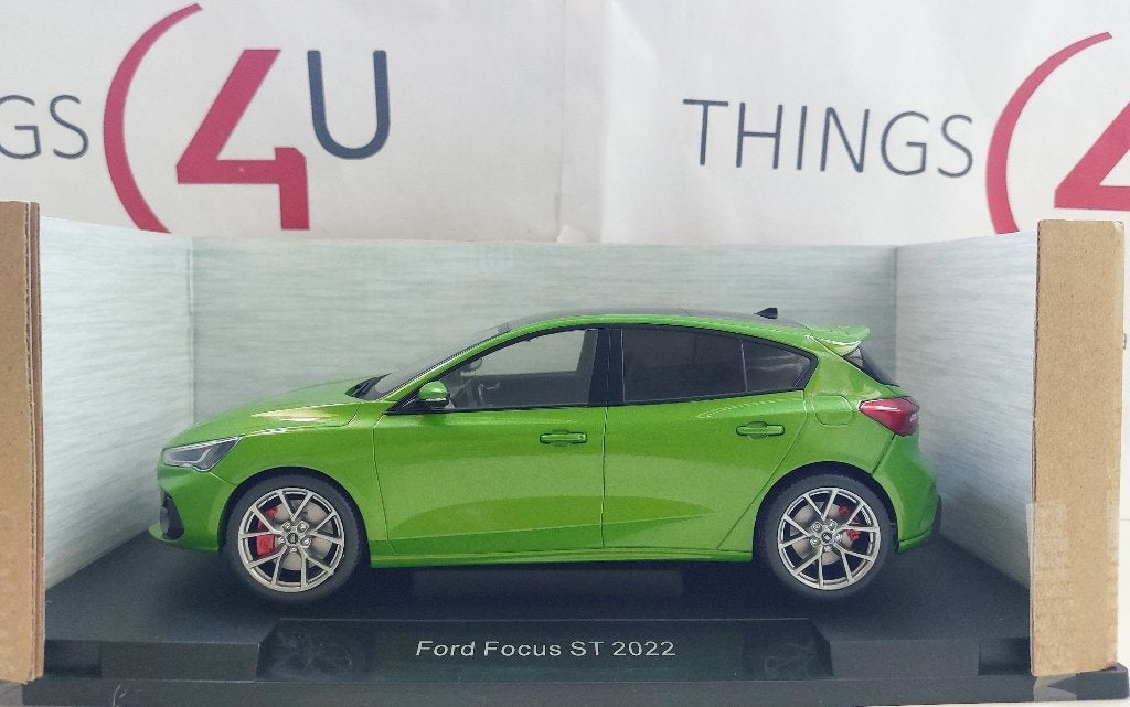 MCG 1:18 Ford Focus ST 2022 groen metallic nieuw in doos, Hobby en Vrije tijd, Modelauto's | 1:18, Ophalen of Verzenden, Nieuw