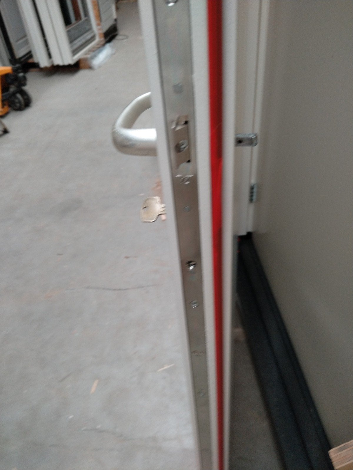 hardhout kozijn met dichte achterdeur schuurdeur, Doe-het-zelf en Verbouw, Deuren en Horren, 215 cm of meer, Nieuw, Buitendeur
