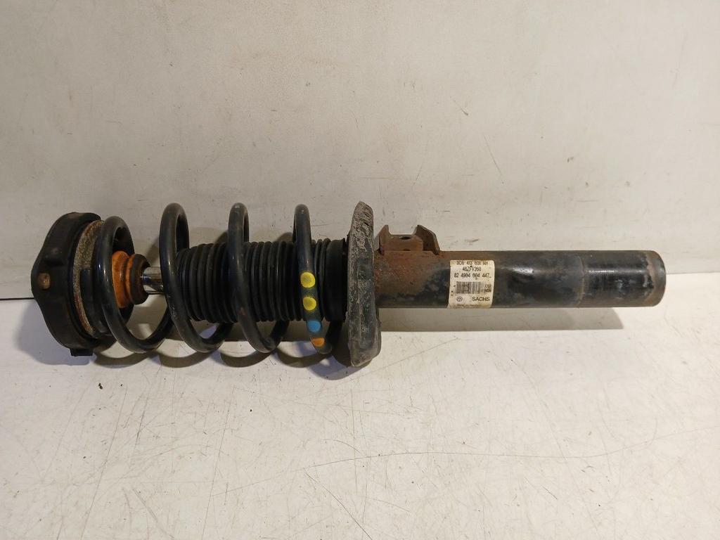 Veerpoot links voor Volkswagen Passat, Auto-onderdelen, Onderdelen@venauto.nl, Van der Ven Autorecycling B.V., Gebruikt, Ettenseweg 76, 4706 PB Roosendaal, The Netherlands