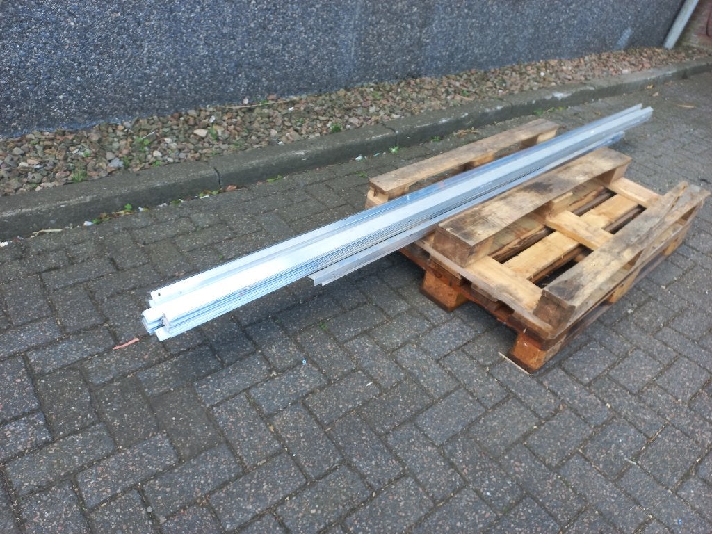 Aluminium hoekprofielen 30x20 mm Totaal 120 meter, Doe-het-zelf en Verbouw, Ophalen, Zo goed als nieuw, Aluminium