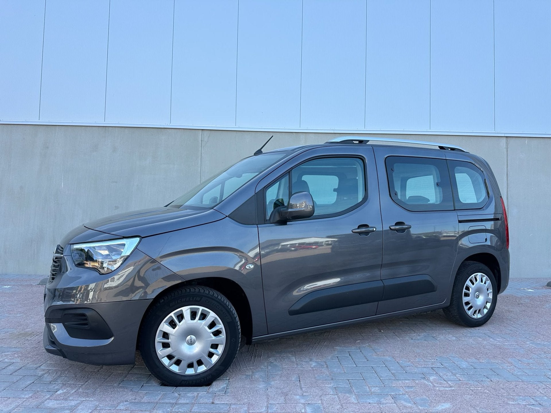 Opel Combo Tour 1.2 Turbo L1H1 Edition Cruise C, Panorama Da, Auto's, Opel, Voorwielaandrijving, Stof, Gebruikt, Zwart