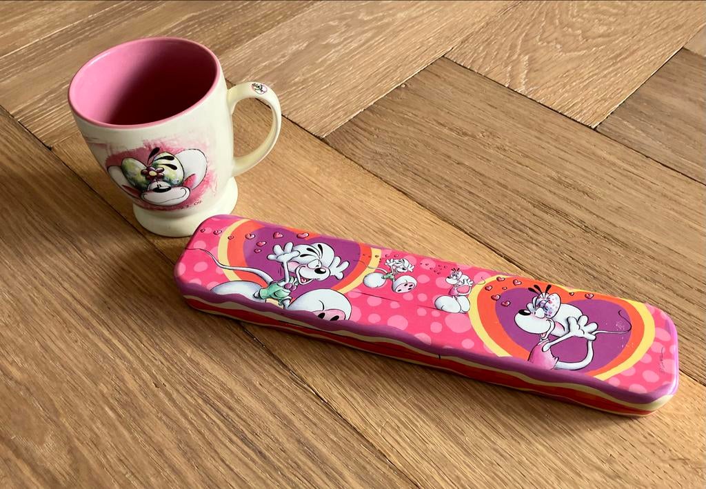 Diddl pennenblik en mok vintage, Verzamelen, Diddl, Ophalen of Verzenden, Diddl, Gebruikt, Servies