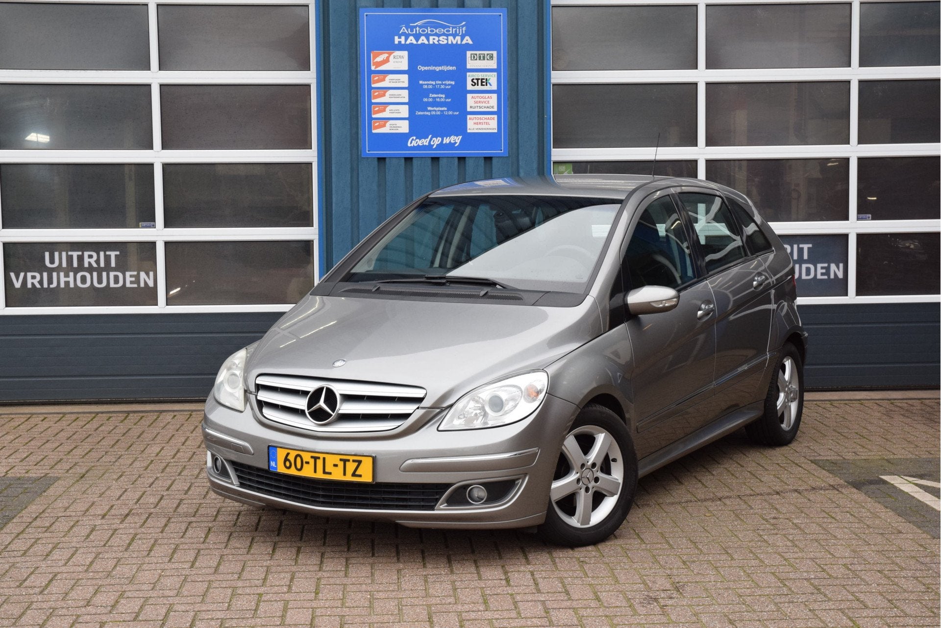 Mercedes-Benz B-Klasse 170 chroom pakket Trekhaak Automaat, Auto's, Stof, Gebruikt, Zwart, 4 cilinders