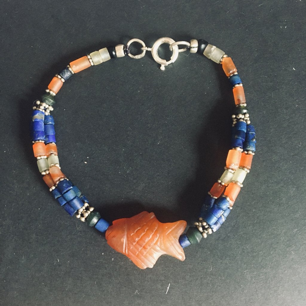 Armband - Carneool ‘vis’ kraal, Overige materialen, Nieuw, Oranje, Ophalen of Verzenden