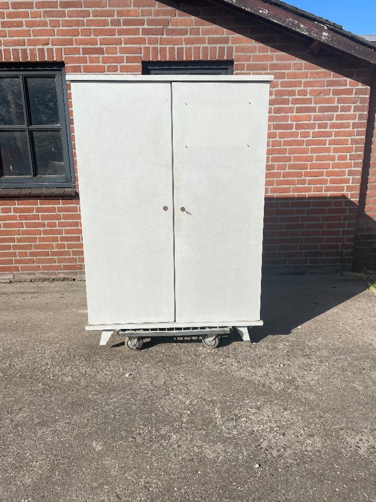 Oude kast, Ophalen