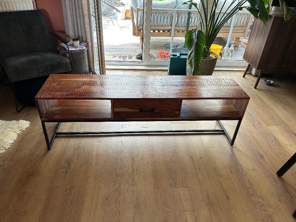 Mooi donker houten tv meubel, 150 tot 200 cm, Teakhout, Ophalen of Verzenden, Zo goed als nieuw