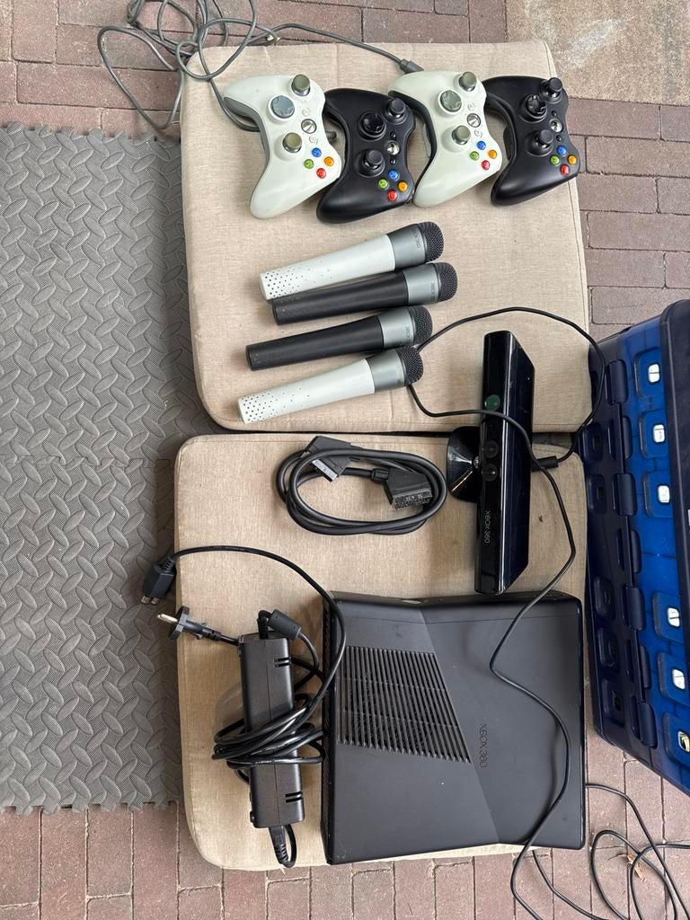 Complete XBOX 360 set met 50 spellen en accessoires, Spelcomputers en Games, Games | Xbox 360, Ophalen, Gebruikt, Overige genres