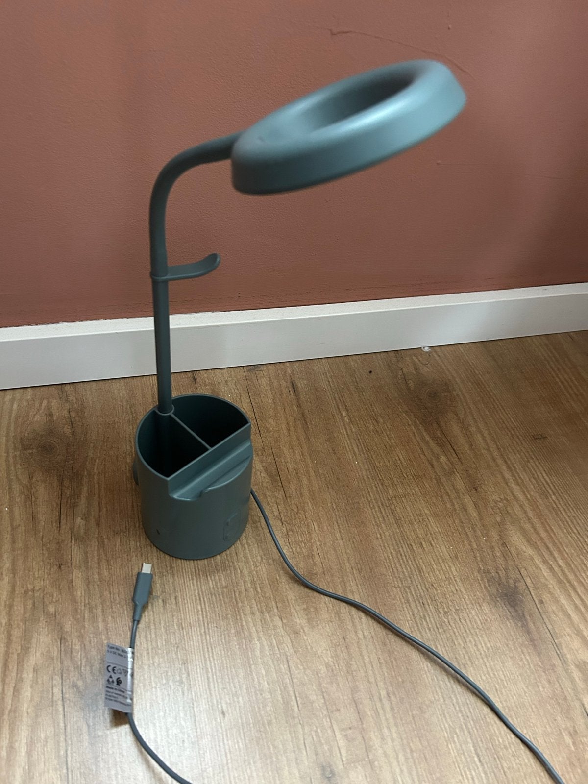 Multifunctionele Bureaulamp met Telefoonhouder en Haak, Dimbaar, Ophalen of Verzenden, Zo goed als nieuw, Grijs