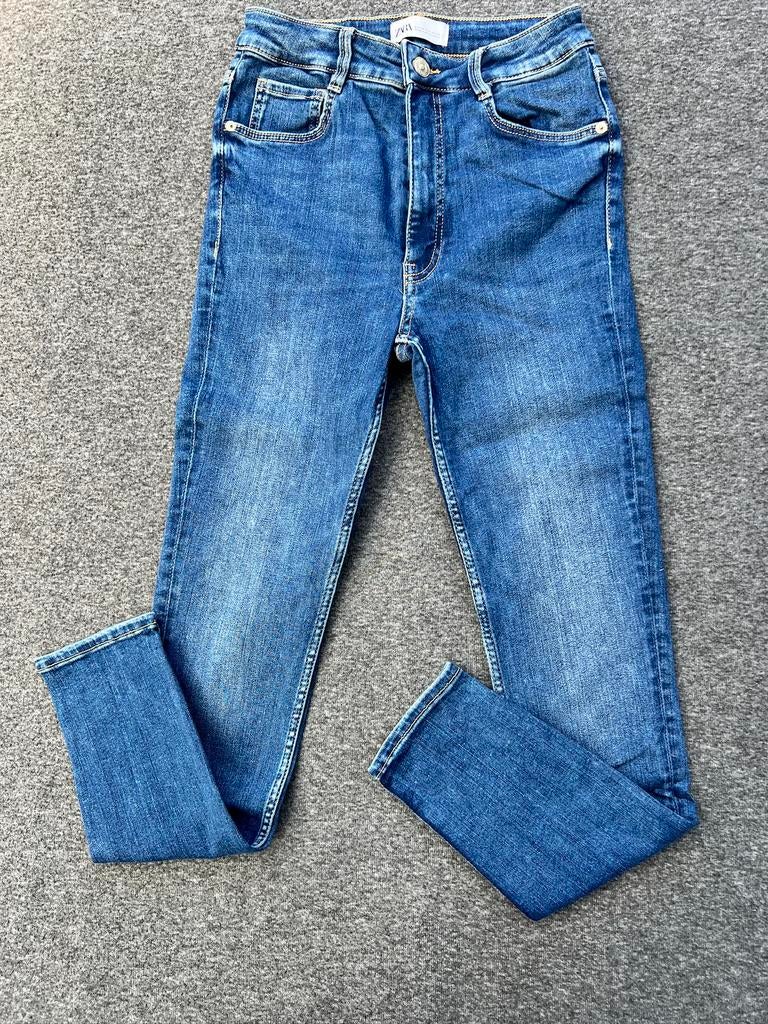 Zara Premium Denim dames jeans maat M – higwaist goede staat, Ophalen of Verzenden, Zo goed als nieuw, Blauw, W28 - W29 (confectie 36)