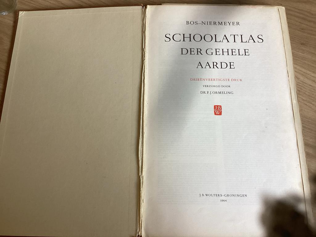 Drie Grote Bosatlassen: 1964, 1968, 2002, Boeken, Atlassen en Landkaarten, Gelezen, Bosatlas, Ophalen of Verzenden, 1800 tot 2000