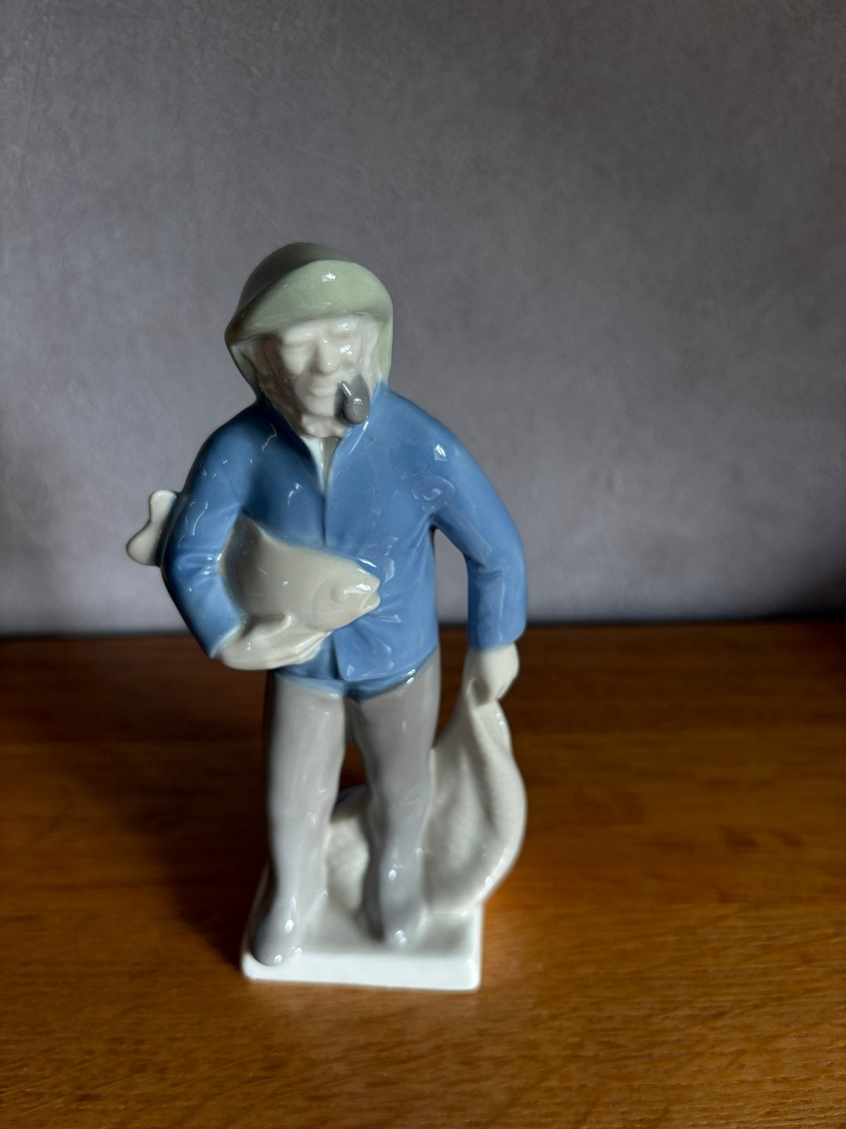Porseleinen beeldje “De oude zeeman” uit de DDR, Ophalen of Verzenden, Zo goed als nieuw, Mens