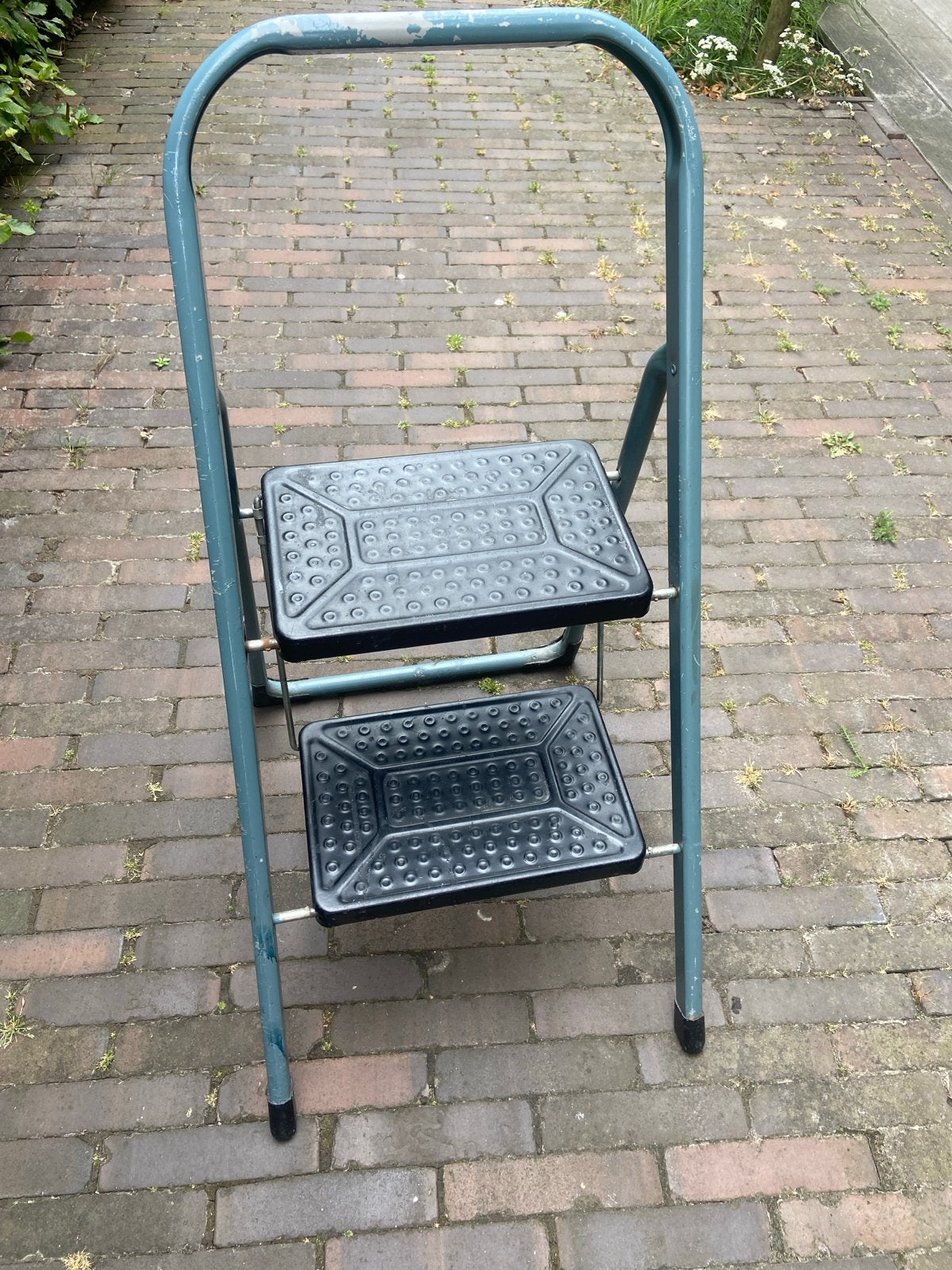 Stevige 2-tredige huishoudtrap - Gebruikt, Doe-het-zelf en Verbouw, Ladders en Trappen, Ophalen, Gebruikt, Trap, Opvouwbaar of Inschuifbaar