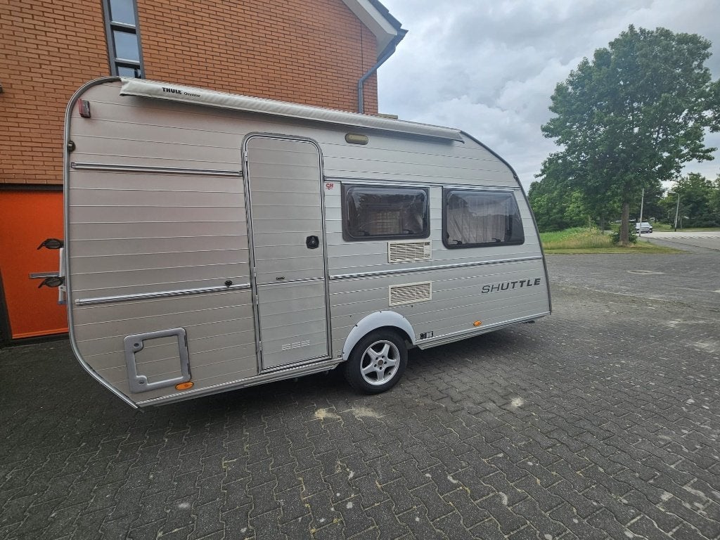 Mooie Kip shuttle 41 met stapelbed - klaar voor vertrek, Caravans en Kamperen, Caravans, Standaardzit, Luifel, Kip, 750 - 1000 kg
