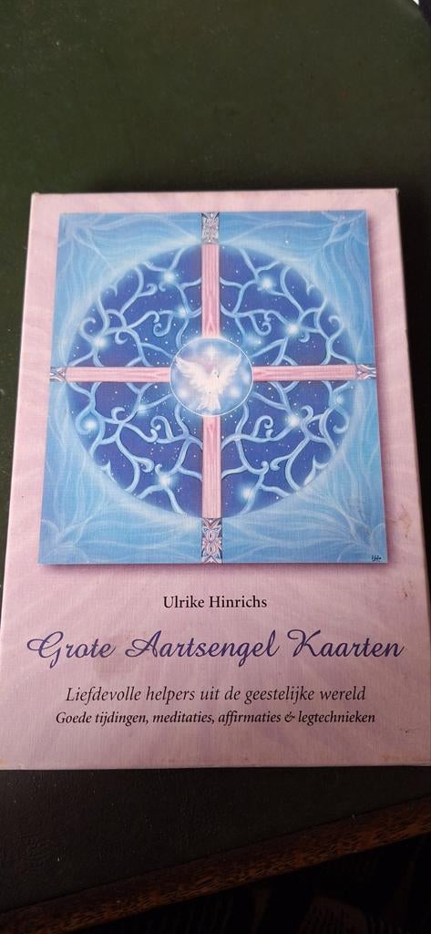 U. Hinrichs - Grote Aartsengel kaarten, Tarot of Kaarten leggen, Overige typen, Ophalen of Verzenden, Zo goed als nieuw