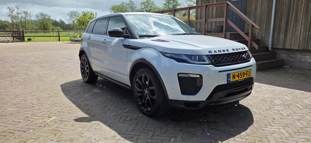 Land Rover Range Rover Evoque 2.0 TD4 4WD Autobiography, Auto's, Automaat, Zwart, 2000 kg, 179 pk
