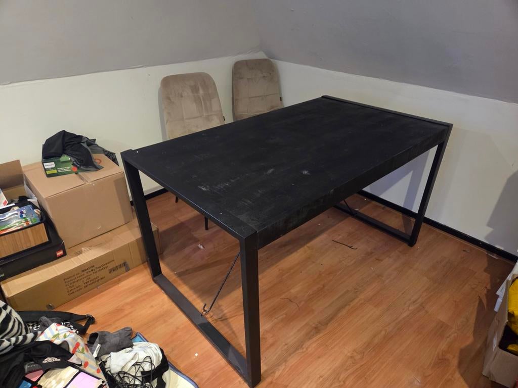 Zwarte eettafel/bureau met metalen onderstel moet vandaag we, Overige houtsoorten, Gebruikt, 100 tot 150 cm, Vier personen