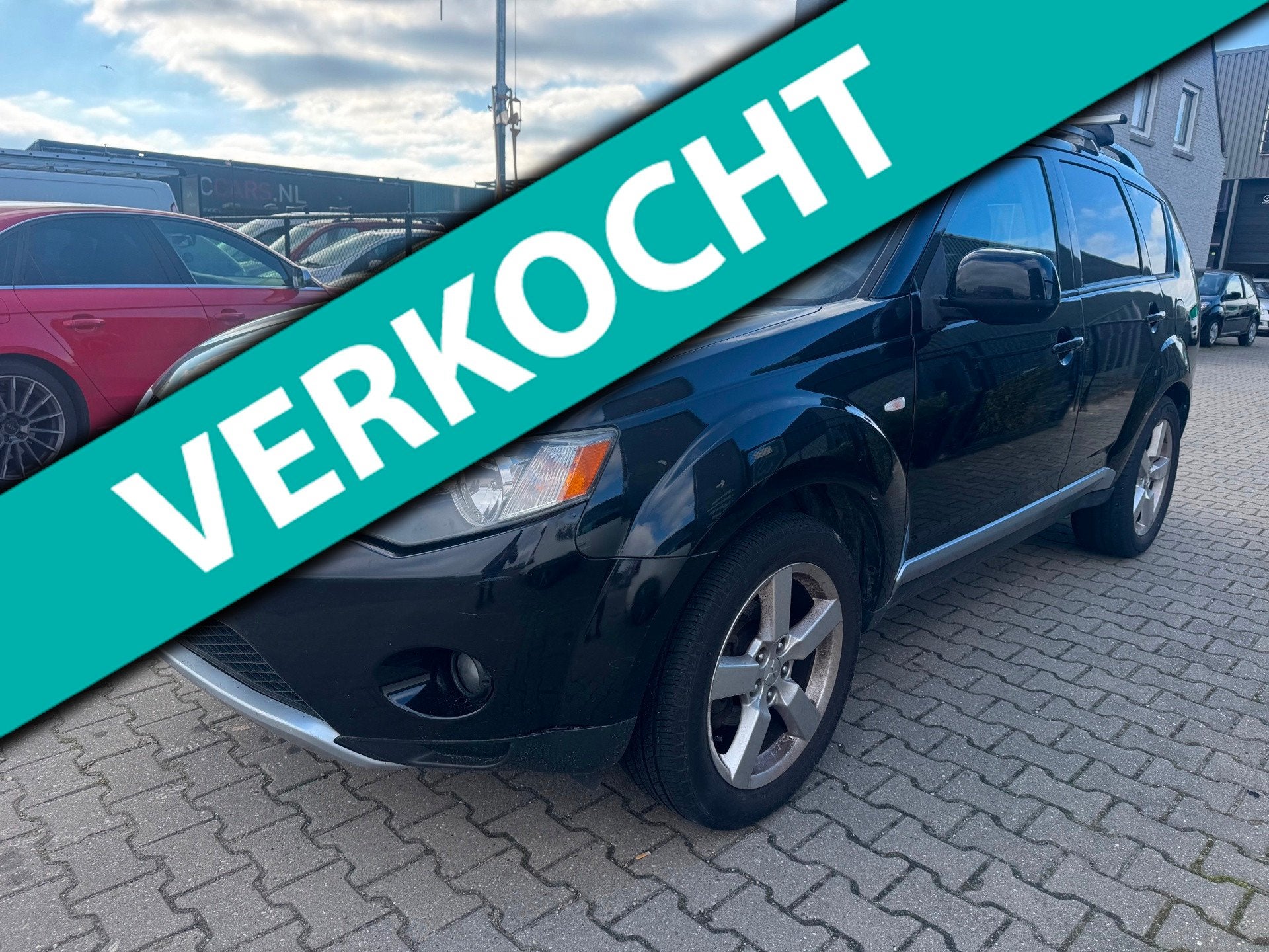Mitsubishi Outlander 2.0 DI-D Intense+ APK - AIRCO - N.A.P., Auto's, Mitsubishi, Automatische klimaatregeling, Stof, Zwart, 7 stoelen