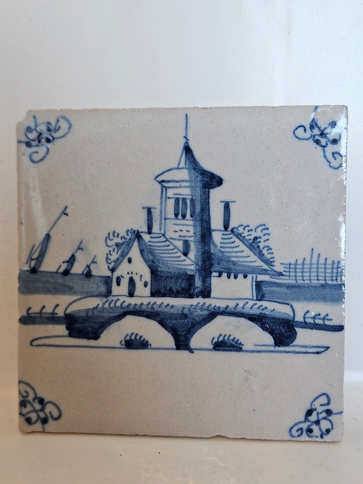 Antieke tegel Delft landschap kerk boten huizen, Verzenden