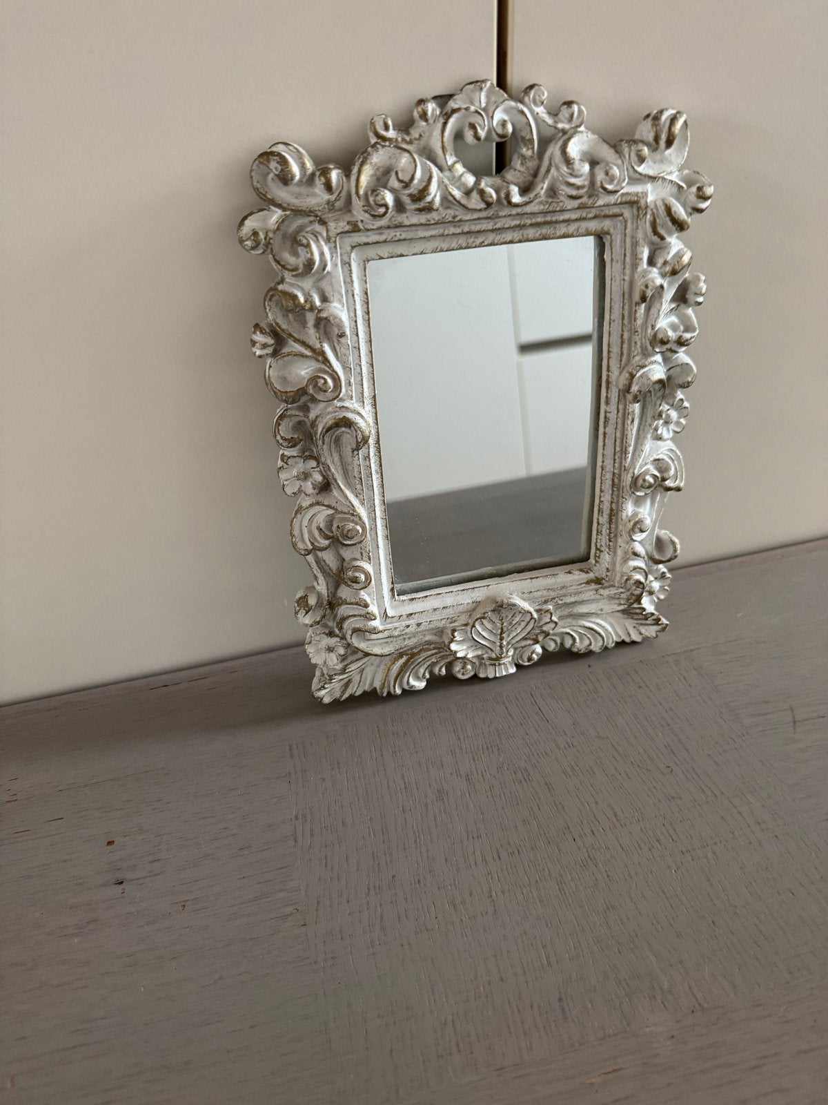 Brocante Spiegeltje - Wit met Goudaccenten (24x17 cm), Antiek en Kunst, Ophalen of Verzenden, Rechthoekig, Minder dan 50 cm, Minder dan 100 cm