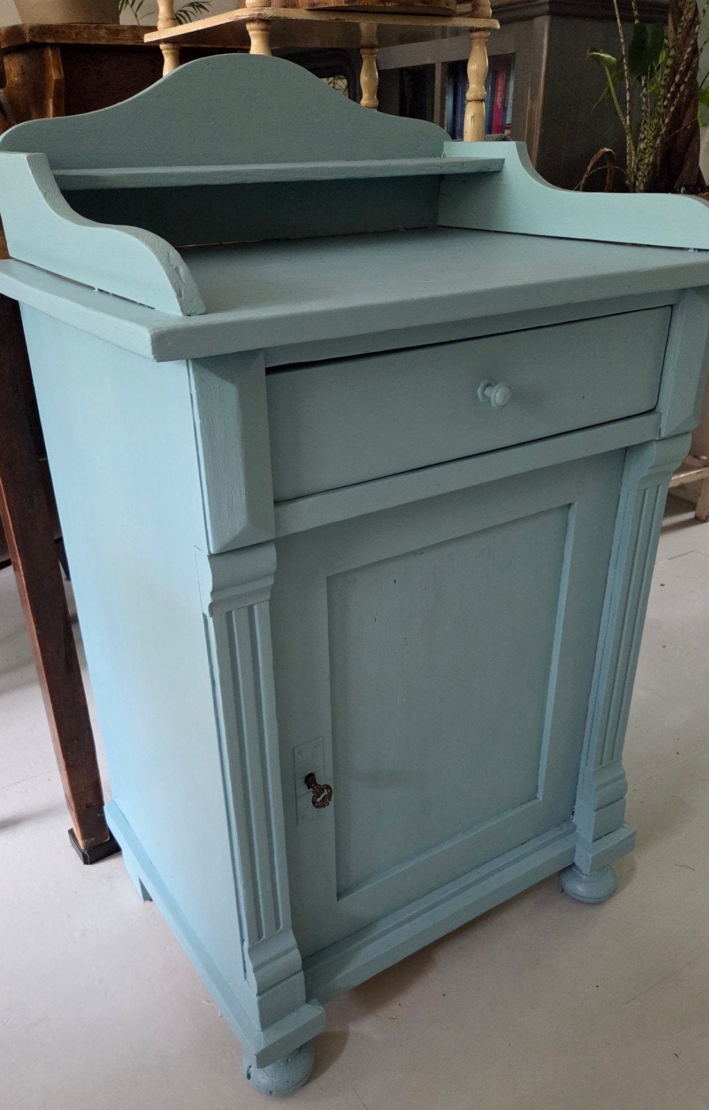 Brocante oud houten kastje met lade
In goede staat
97 cm, Antiek en Kunst, Curiosa en Brocante, Ophalen