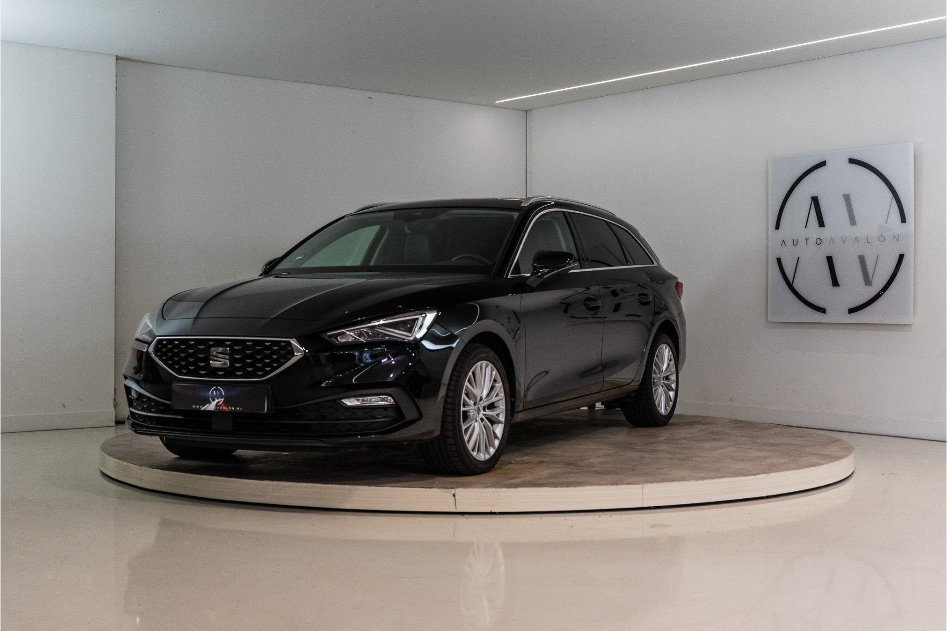 SEAT Leon Sportstourer 1.5 eTSI Xcellence 150PK | LED | Sfee, Auto's, 4 cilinders, Leon, Zwart, Origineel Nederlands