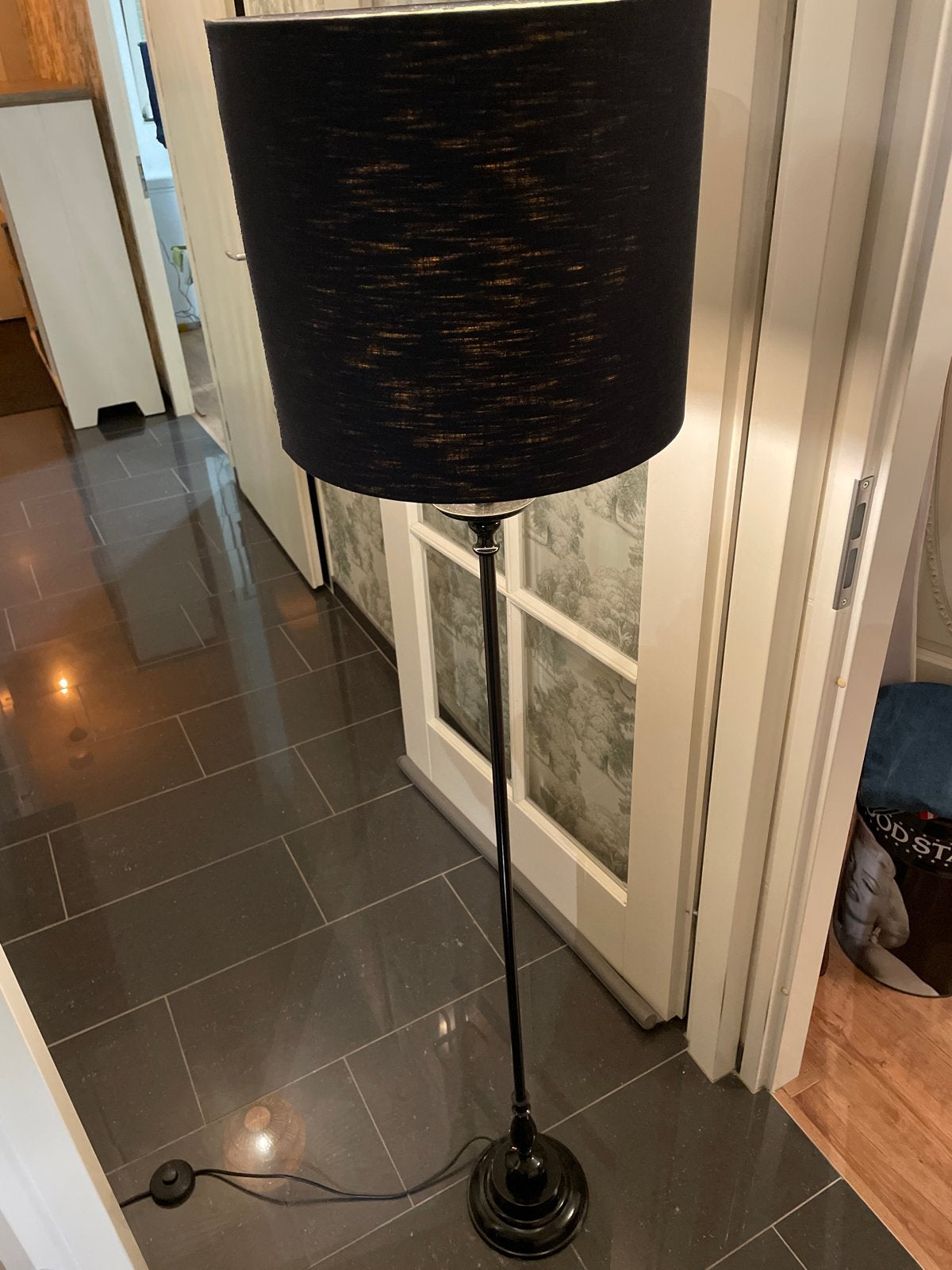 zwarte vloerlamp met stoffen kap, Zo goed als nieuw, Metaal, 150 tot 200 cm, E27 (groot)