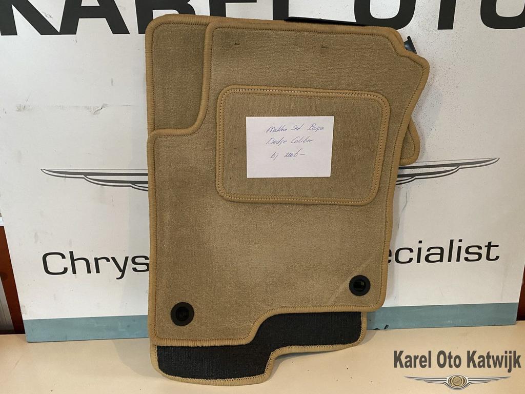 Mattenset Dodge Caliber 2005-2010, Auto-onderdelen, Interieur en Bekleding, Ophalen of Verzenden, Nieuw