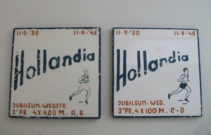 Tegeltjes jubileumwedstrijd Atletiekvereniging Hollandia., Verzenden, Gebruikt