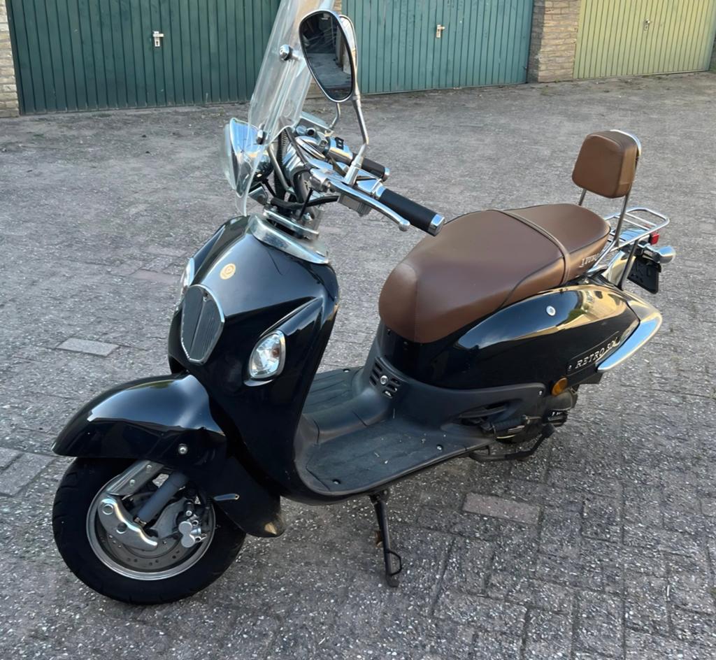LUUKO RETRO 50 Scooter - Klassiek Design, Betrouwbaar, Fietsen en Brommers, Scooters | Overige merken, Ophalen, Gebruikt, Maximaal 45 km/u