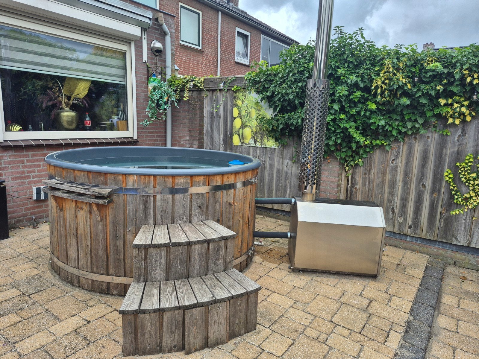 Houtgestookte hottub, Ophalen, Gebruikt