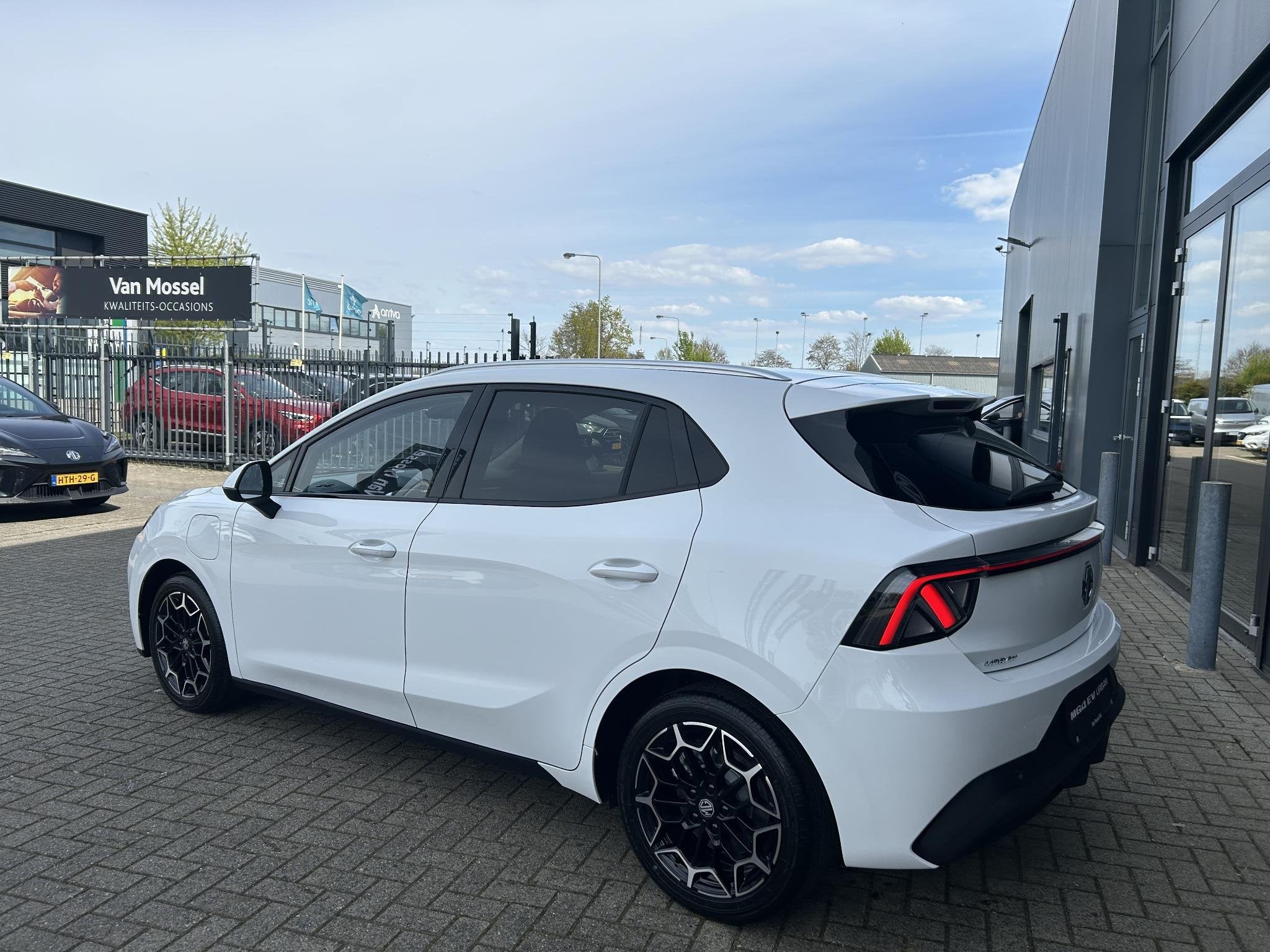 MG MG4 EV Urban Premium 54 kWh | WLTP 405 km | Nieuw model |, Auto's, MG, Stof, 1520 kg, 160 pk, Wit