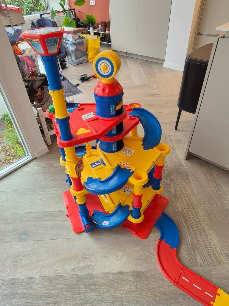 Grote Speelgarage met Wegen, Liften en Helikopterplatform, Ophalen, Gebruikt