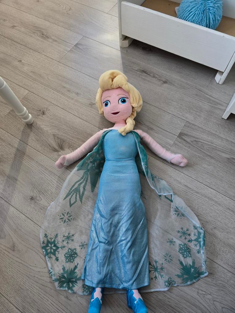 Grote Elsa knuffel met licht en geluid, Ophalen of Verzenden, Zo goed als nieuw, Overige typen