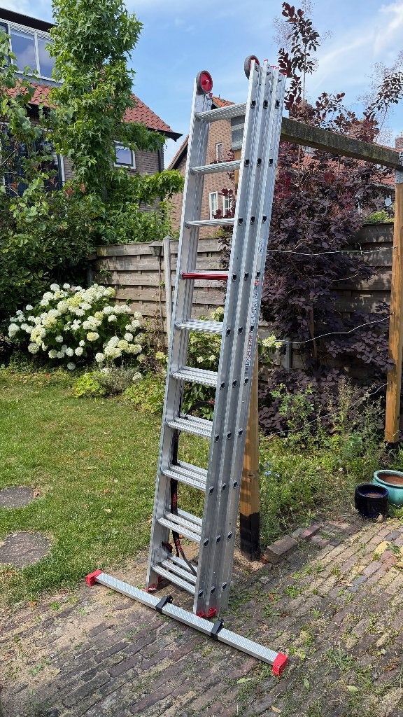 Altrex ladder, Doe-het-zelf en Verbouw, Ladders en Trappen, Ophalen, Zo goed als nieuw, Ladder, 4 meter of meer