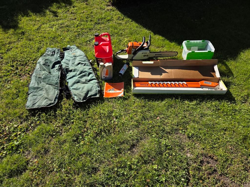 Stihl MS240 motorzaag en Stihl HS246 heggenschaar, Ophalen, Gebruikt, Benzine, Stihl