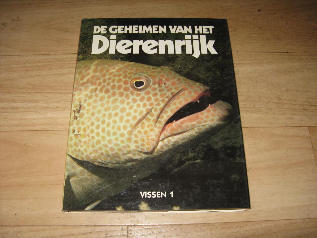De geheimen van het dierenrijk - Vissen 1, Boeken, Ophalen of Verzenden, Gelezen, Vissen