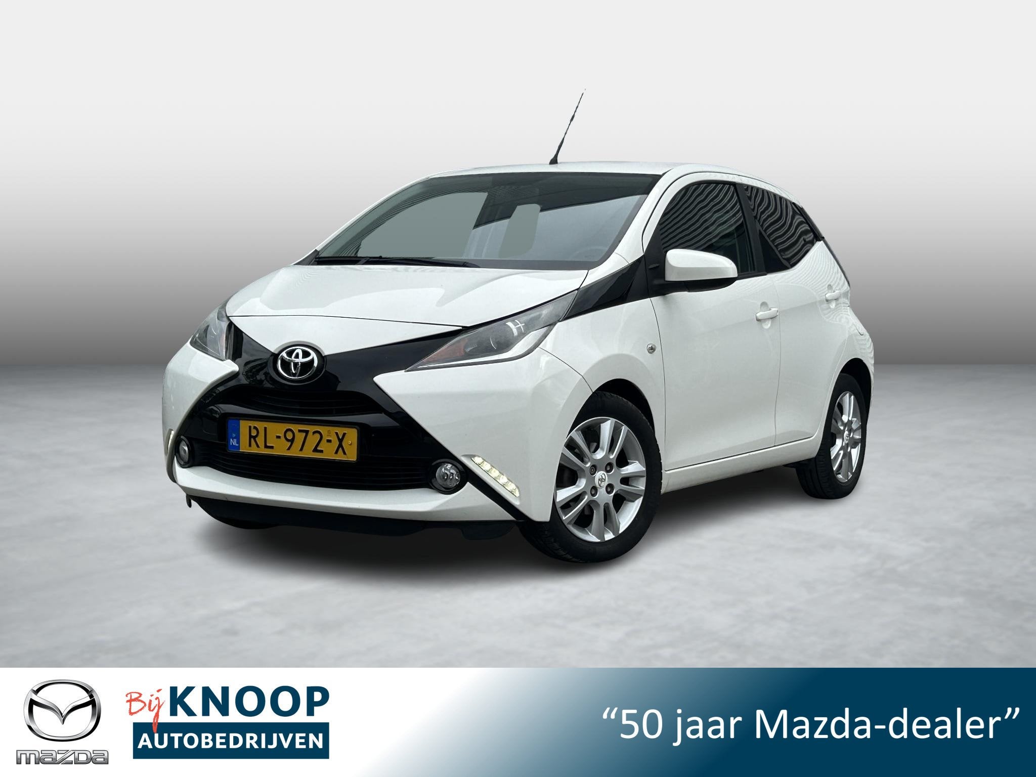 Toyota Aygo 1.0 VVT-i x-joy | Dealeronderhouden | Camera | N, Auto's, Stof, Gebruikt, Euro 6, 4 stoelen