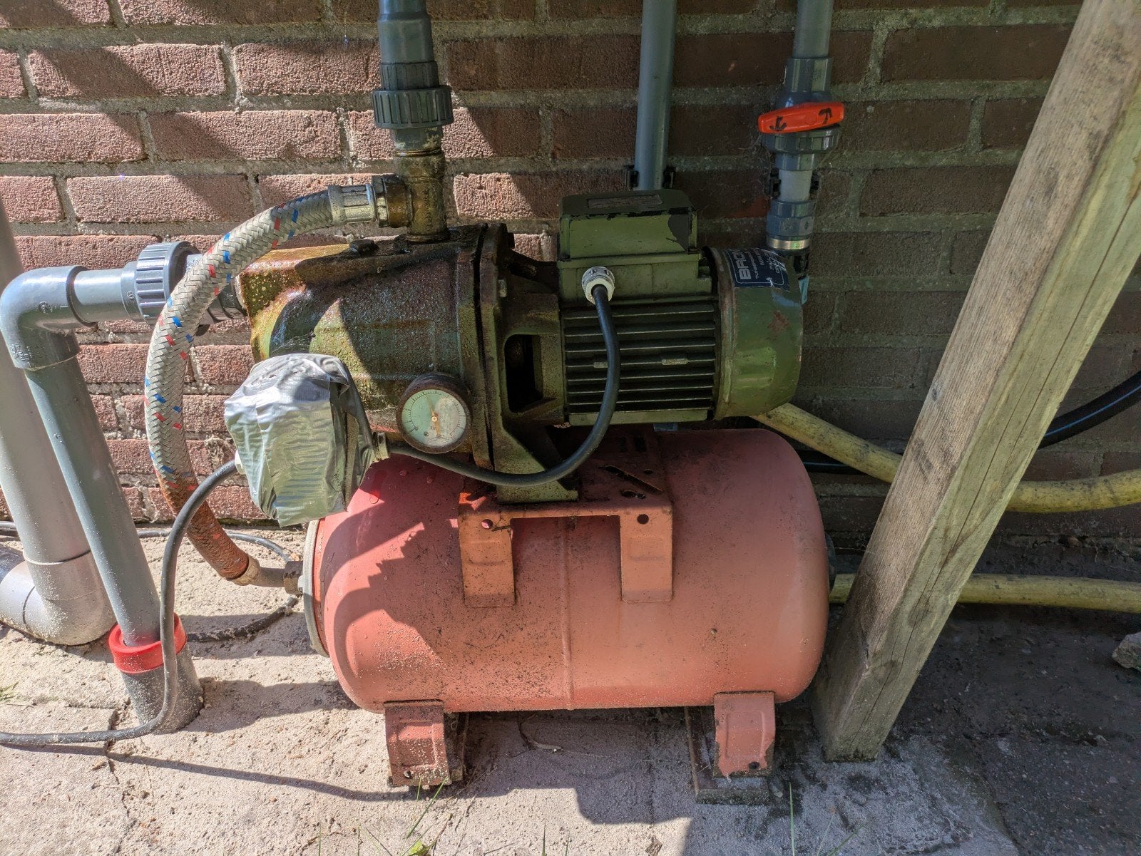 Gebruikte Hydrofoorpomp met drukvat, Ophalen, Gebruikt, Elektrisch, Hydrofoorpomp