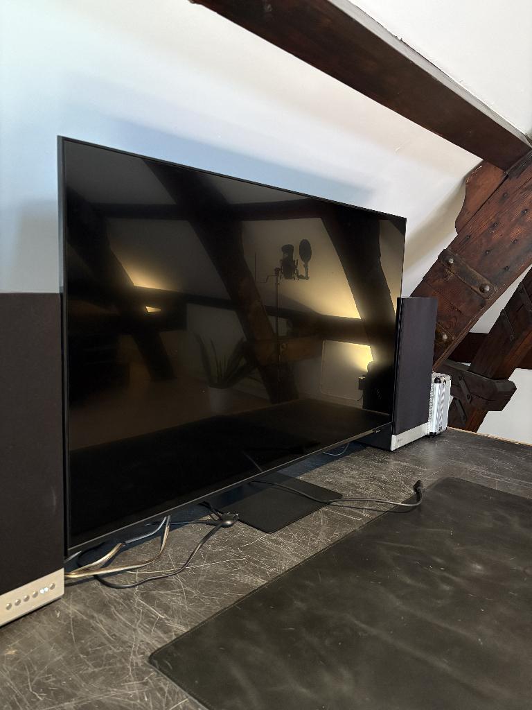 SAMSUNG Beeldscherm 43 inch; 4K Ultra HD VA beeldscherm, Computers en Software, Monitoren, HDMI, Overige typen, Onbekend, In hoogte verstelbaar