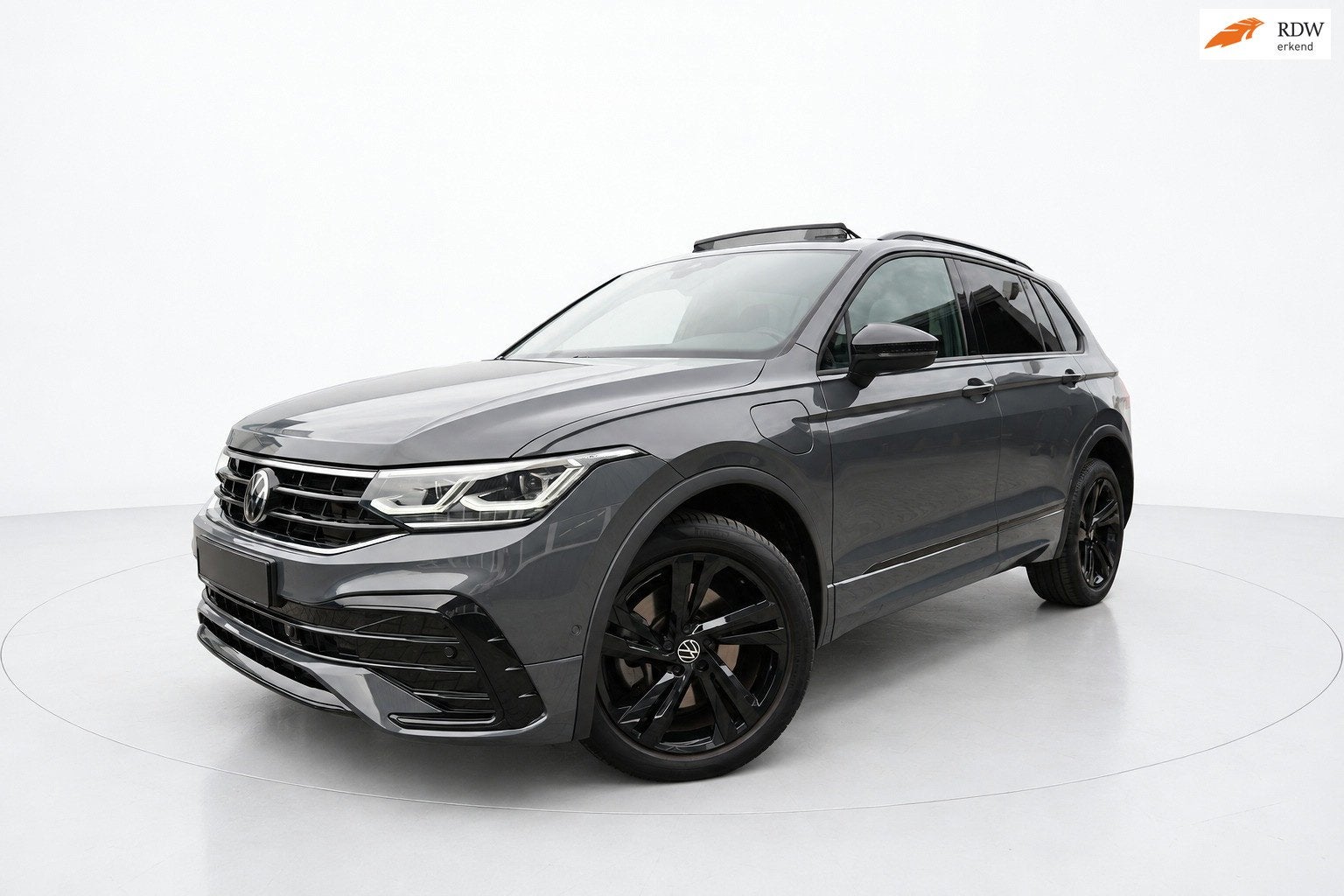Volkswagen TIGUAN 1.4 TSI eHybrid 3x R LINE PANO VIRTUAL ACC, Auto's, Dealer onderhouden, Hybride Elektrisch/Benzine, SUV of Terreinwagen