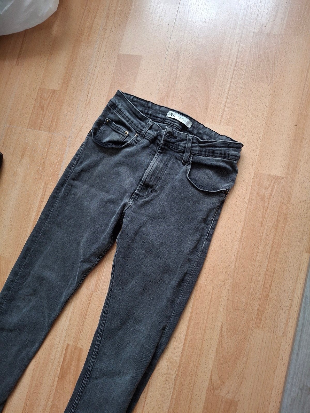 Heren spijkerbroek Zara maat 38, W36 - W38 (confectie 52/54), Zara, Ophalen of Verzenden, Grijs