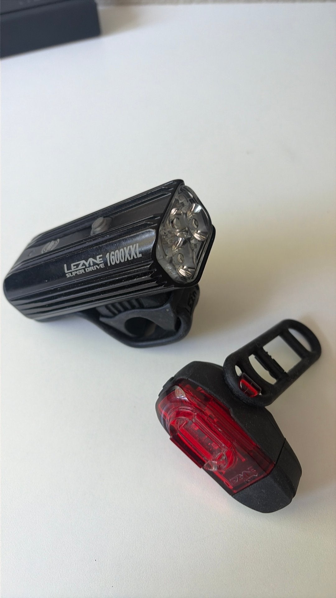 Fietsverlichtingset Lezyne, Ophalen, Verlichtingsset, Accu, Oplaadbaar