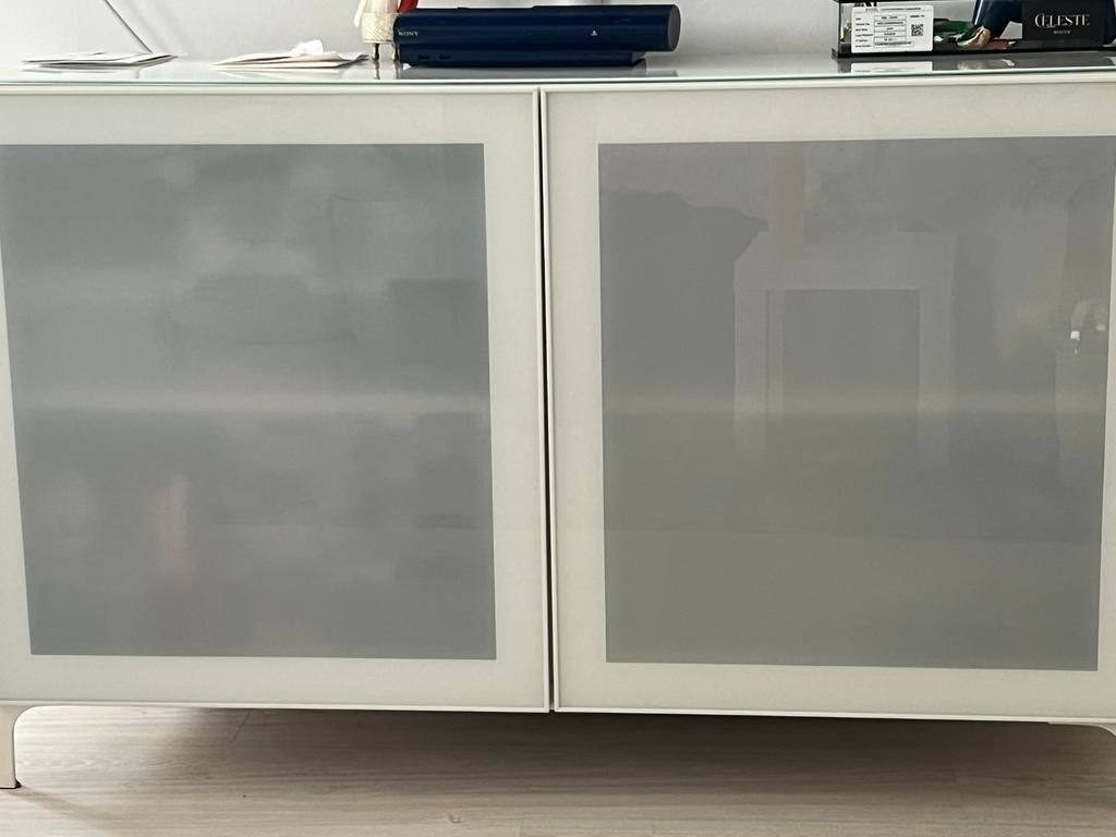IKEA Besta Kast Wit met melkglazen deuren 120x60x40., Ophalen, Zo goed als nieuw, 25 tot 50 cm