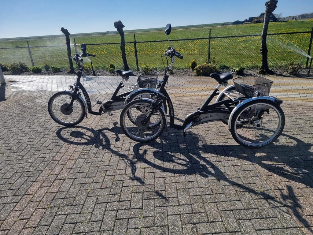 Twee elektrische driewielers - model van raam Lage instap, Fietsen en Brommers, Fietsen | Driewielfietsen, Gebruikt, Trommelrem