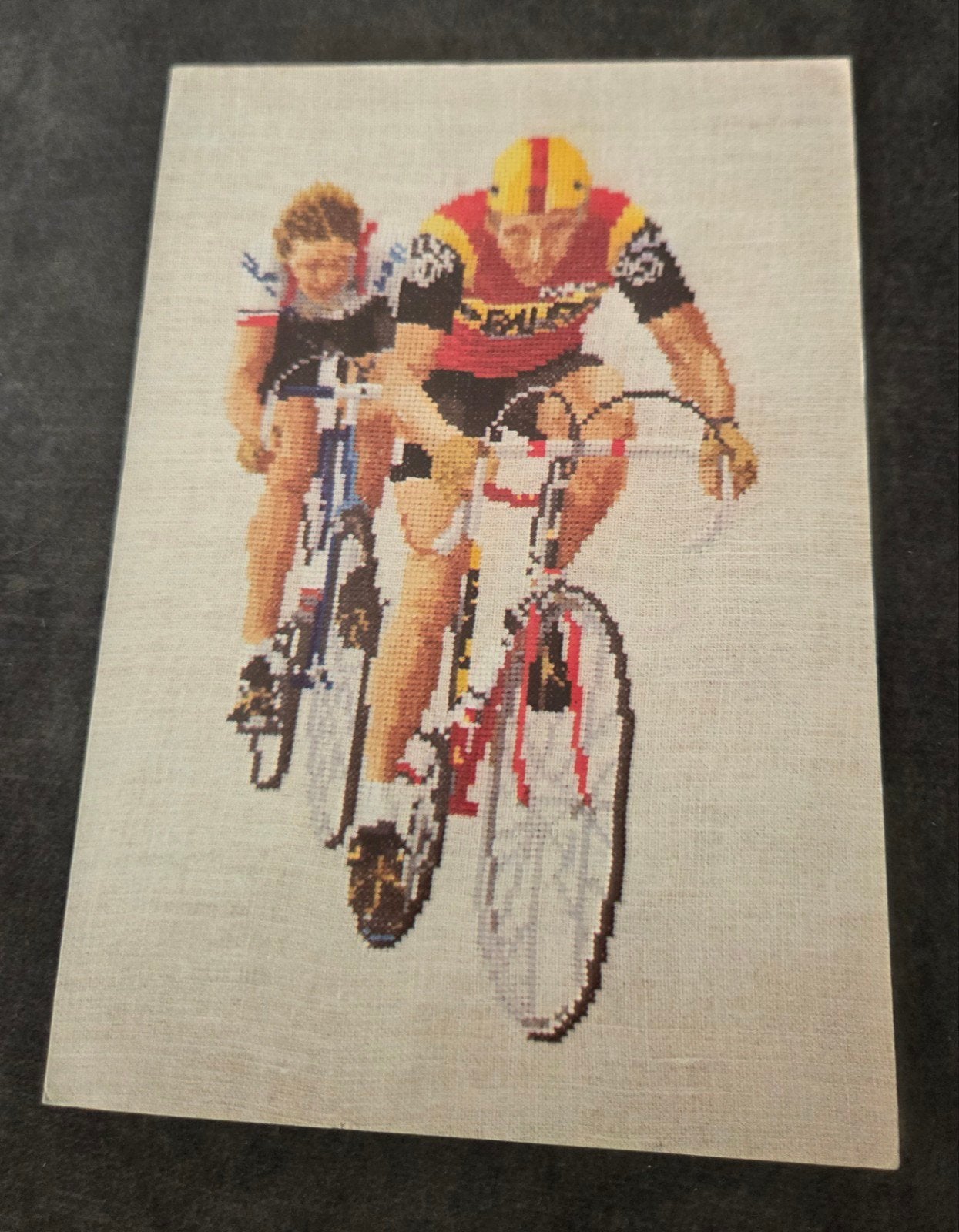 Vintage Ansichtkaart Wielrenners, Verzamelen, Verzenden, 1980 tot heden, Gelopen, Overige thema's