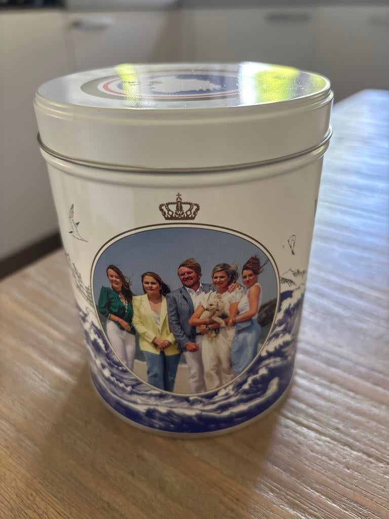 Origineel Wilhelminapepermunt blik met koninklijke familie, Verzamelen, Blikken, Ophalen of Verzenden, Zo goed als nieuw, Overige