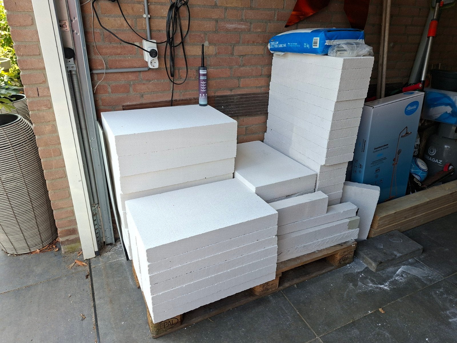 partij celbetonblokken en betonmortel, Ophalen, Zo goed als nieuw